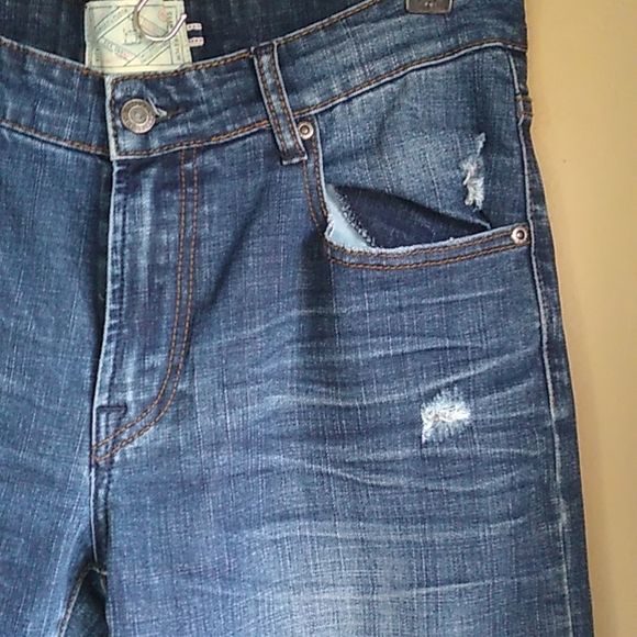 Thread & Cloth Distressed Slim Straight Jeans with raw hem Size 32 - Picture 6 of 13